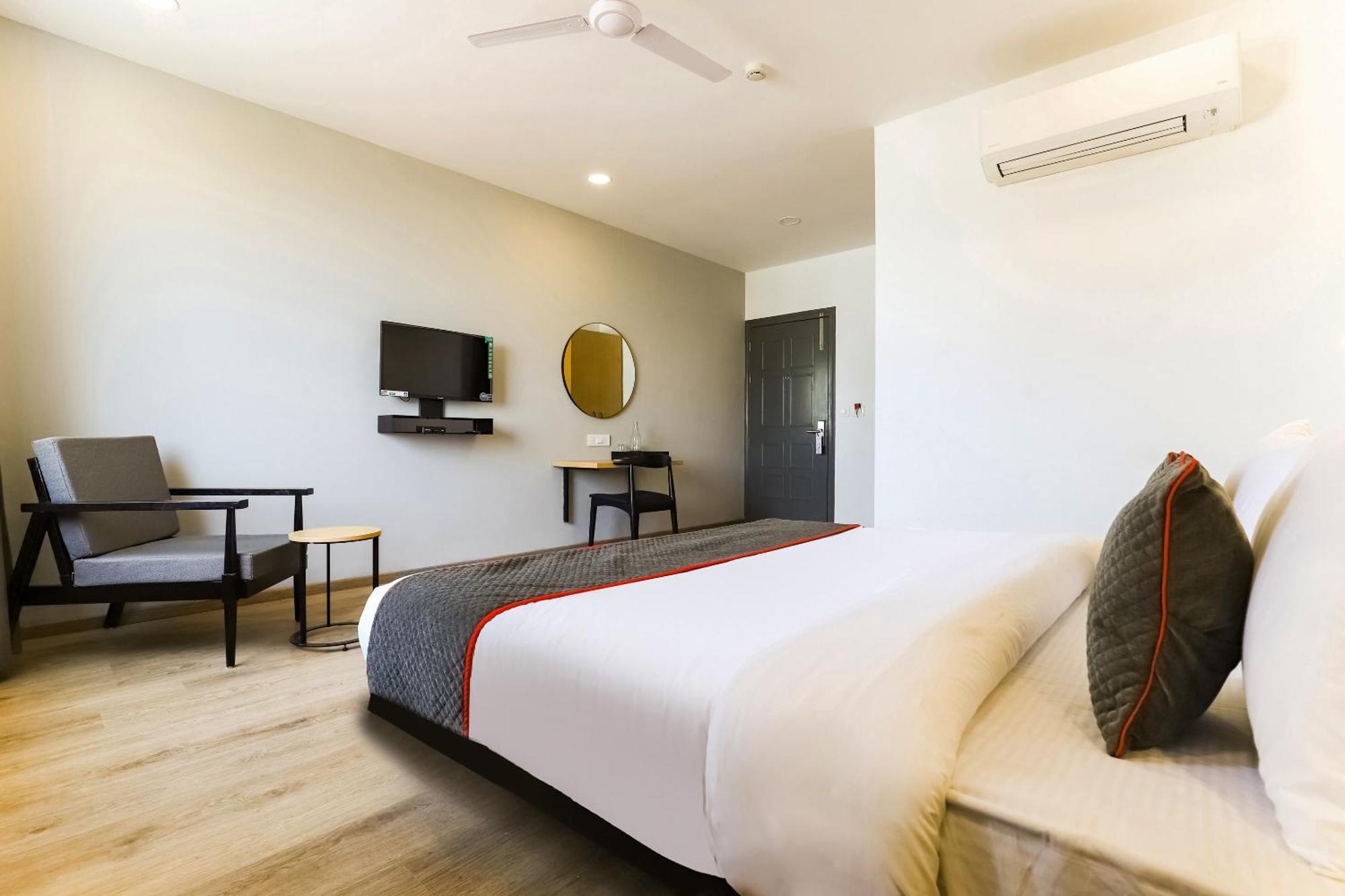 Townhouse Prithvi Resort Near Phoenix Palassio ลัคเนา ภายนอก รูปภาพ
