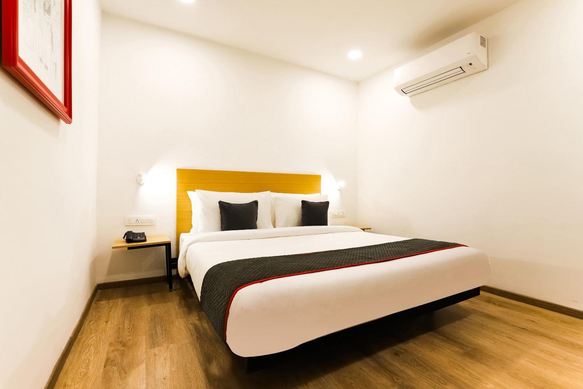 Townhouse Prithvi Resort Near Phoenix Palassio ลัคเนา ภายนอก รูปภาพ