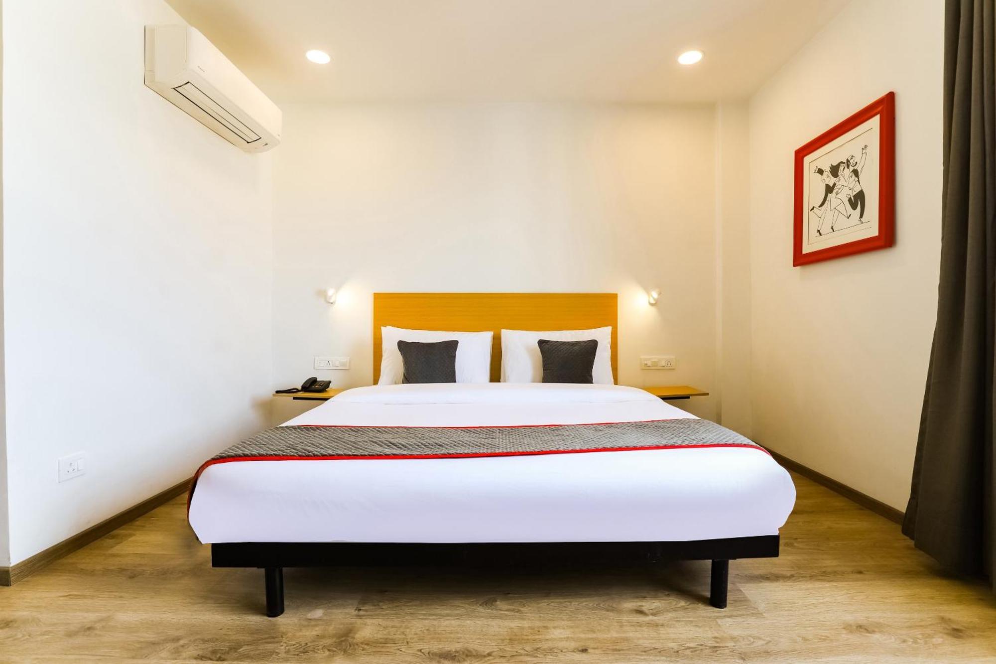 Townhouse Prithvi Resort Near Phoenix Palassio ลัคเนา ภายนอก รูปภาพ