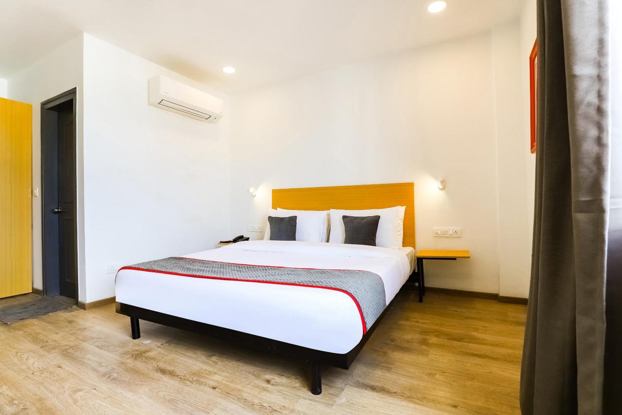 Townhouse Prithvi Resort Near Phoenix Palassio ลัคเนา ภายนอก รูปภาพ