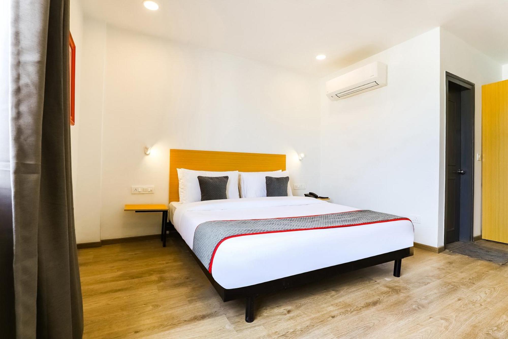 Townhouse Prithvi Resort Near Phoenix Palassio ลัคเนา ภายนอก รูปภาพ