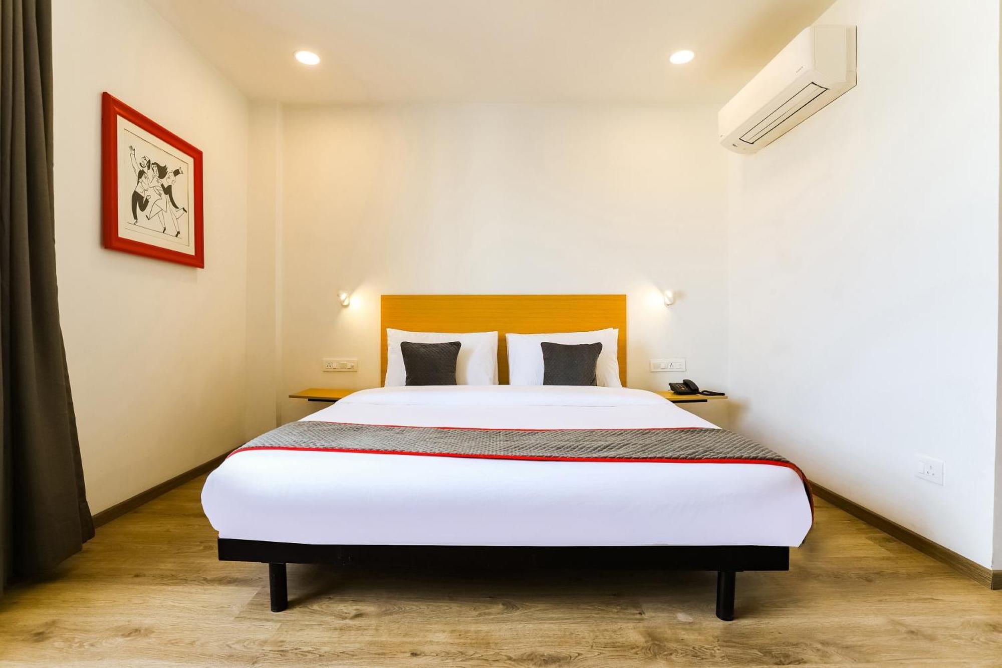 Townhouse Prithvi Resort Near Phoenix Palassio ลัคเนา ภายนอก รูปภาพ