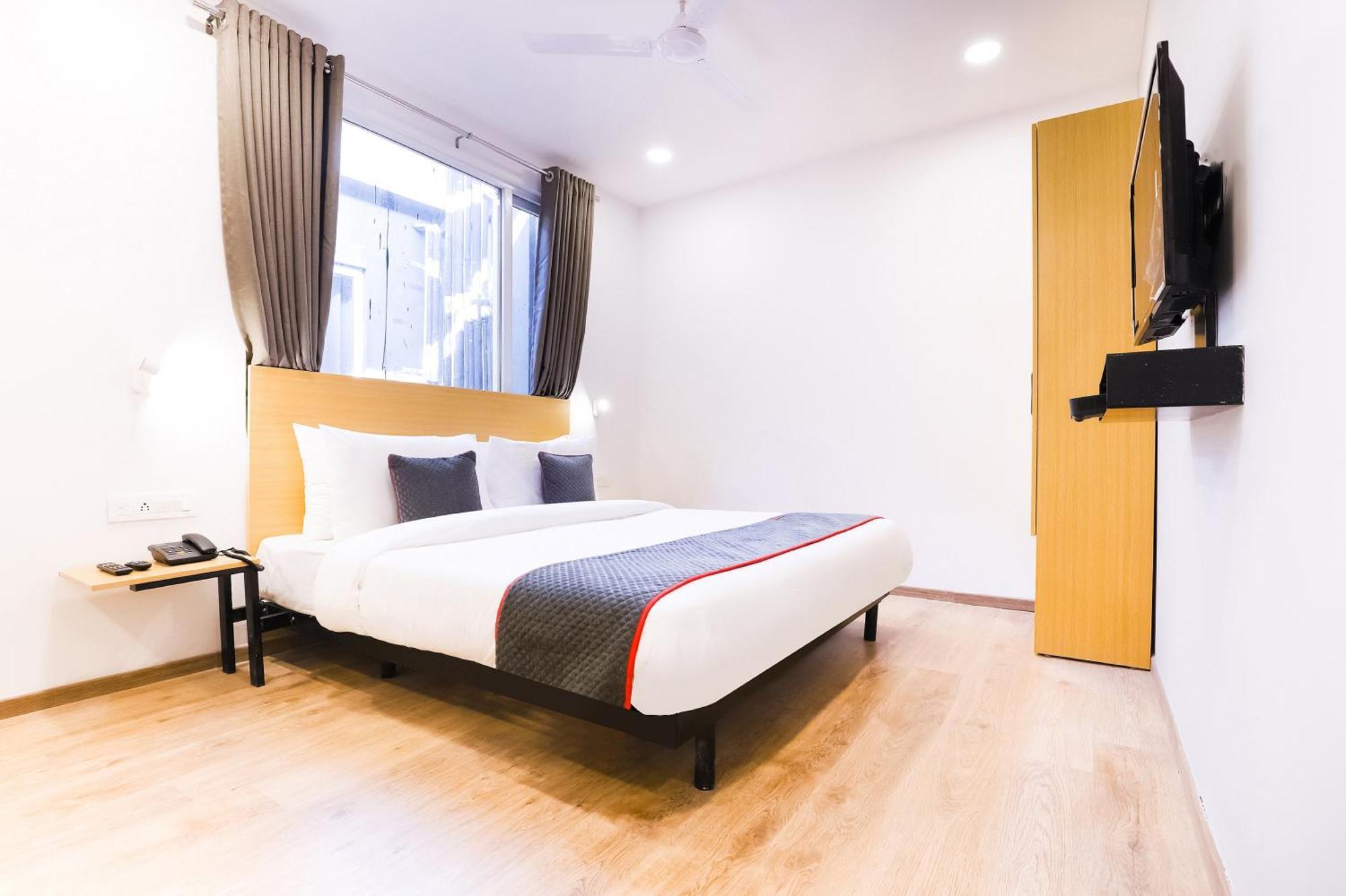 Townhouse Prithvi Resort Near Phoenix Palassio ลัคเนา ภายนอก รูปภาพ